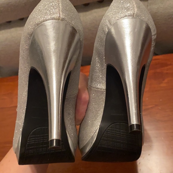 Silver open toe heel - Picture 10 of 13